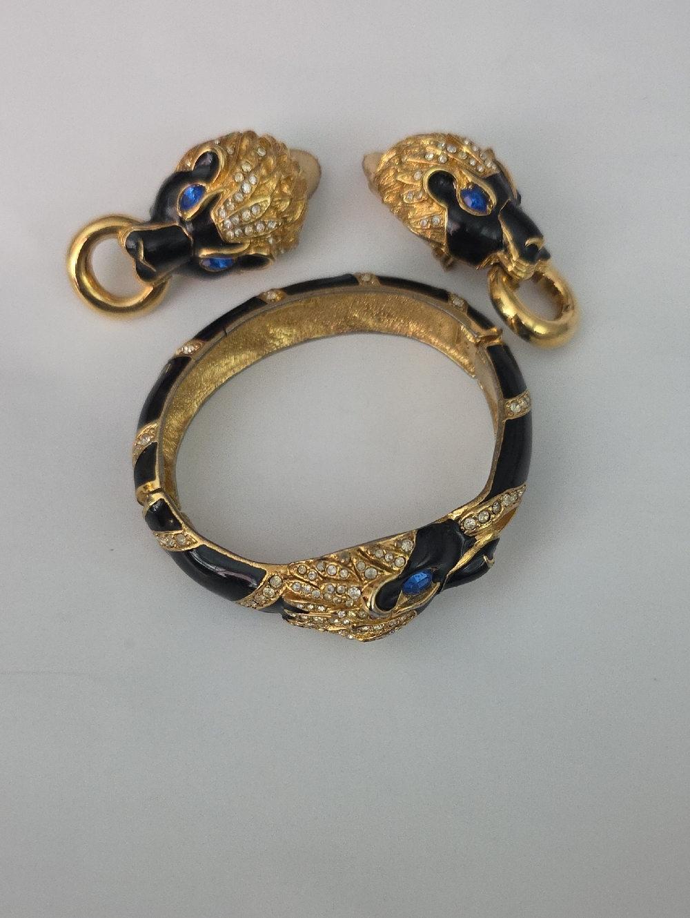 VINTAGE Gold-tone Black and Blue Lion Head Bracelet and Earring Set